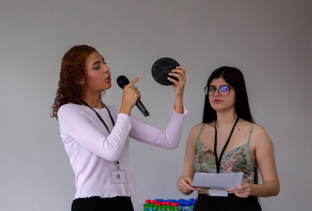 Costa Rica | ¿Da de mamar a su bebé? Estudiantes de Farmacia idean un parche 100 % tico para aliviar el dolor en los senos
