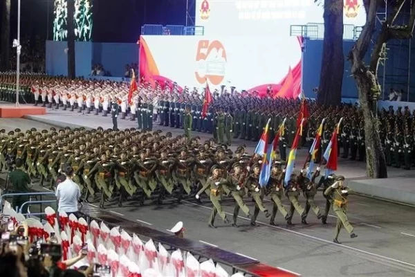 Realizan ensayo a nivel estatal para el gran desfile por aniversario de la reunificación de Vietnam