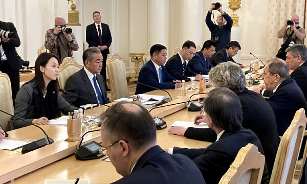 Serguéi Lavrov y Wang Yi reafirmaron el rumbo de la asociación estratégica entre Rusia y China