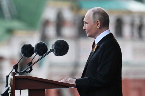 Desfile Día de la Victoria | Putin: “Rusia ha sido y seguirá siendo una barrera indestructible contra el nazismo” (Discurso completo).