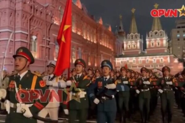 Video: Contingente vietnamita en la Plaza Roja en el ensayo de la marcha del Día de la Victoria. Video: Contingente vietnamita en la Plaza Roja en el ensayo de la marcha del Día de la Victoria.
