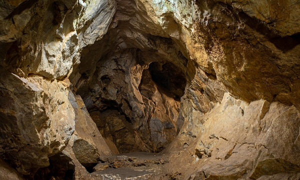 Descubren nueva cueva de importancia natural en el sur de Irán