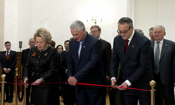 El presidente de Cuba inauguró en Moscú una exposición dedicada a las relaciones ruso-cubanas El presidente de Cuba inauguró en Moscú una exposición dedicada a las relaciones ruso-cubanas