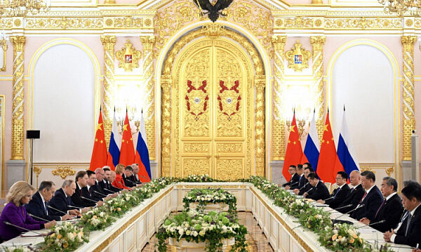 Líderes de la Federación de Rusia y China adoptaron una declaración conjunta sobre la profundización de las relaciones entre ambos países Líderes de la Federación de Rusia y China adoptaron una declaración conjunta sobre la profundización de las relaciones entre ambos países