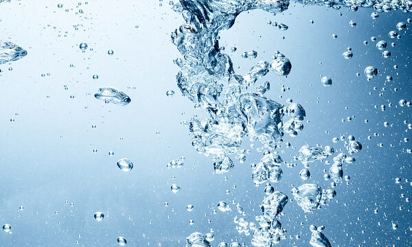 Investigadores utilizan inteligencia artificial y energía solar para purificar agua en India Investigadores utilizan inteligencia artificial y energía solar para purificar agua en India
