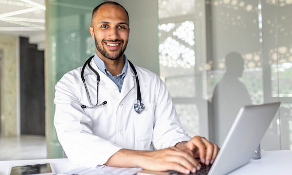 Irán amplía programa de atención médica para pequeñas poblaciones