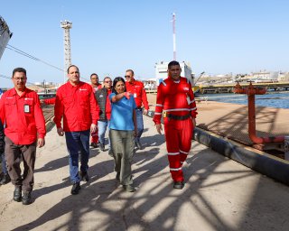 Venezuela | Vicepresidenta inspeccionó Centro de Refinación Paraguaná