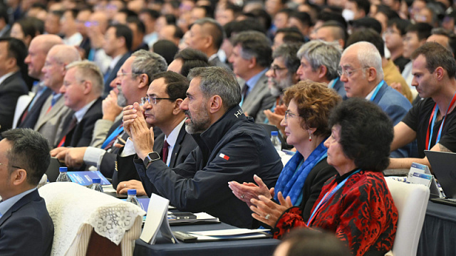 Presentan en China los avances de la optoelectrónica moderna