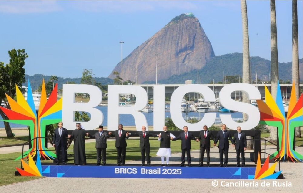 Asesor presidencial de Brasil: amenazas e injerencias de EEUU “fortalecen nuestras relaciones con los BRICS“.