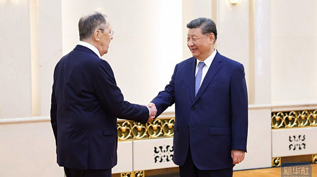 Presidente de la República Popular China se reunió con el ministro de Asuntos Exteriores de Rusia