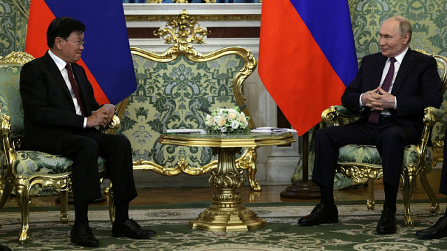 Putin anunció planes para abrir una escuela rusa en la capital de Laos