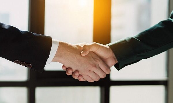 Emiratos Árabes Unidos e India fortalecen lazos económicos e inversión