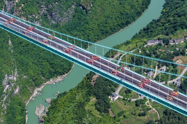 China | Puente más alto del mundo, en China, completa prueba de carga