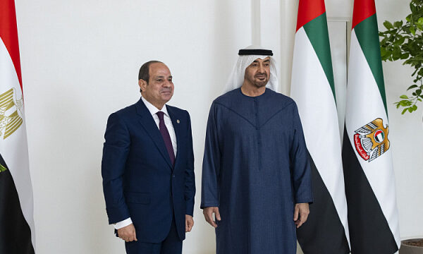 Presidentes de Egipto y de los Emiratos Árabes Unidos mantuvieron conversaciones