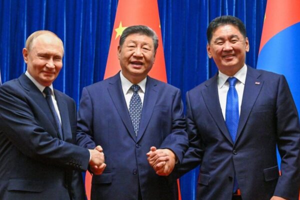 Xi Jinping: “Consolidar la confianza política mutua y la cooperación mutuamente beneficiosa entre China, Rusia y Mongolia”. Xi Jinping: “Consolidar la confianza política mutua y la cooperación mutuamente beneficiosa entre China, Rusia y Mongolia”.